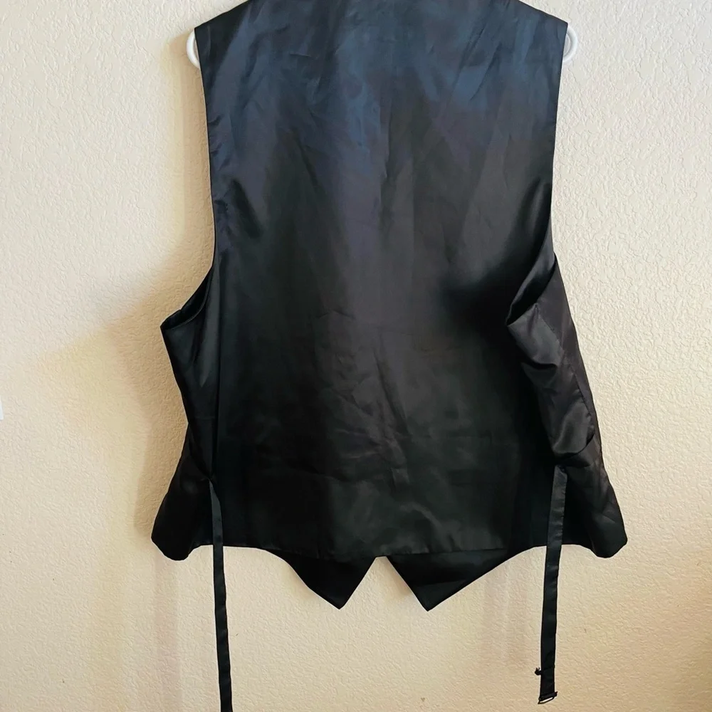 Calvin Klein Men's Sleek Black Vest